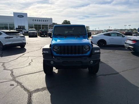 Used 2024 Jeep Wrangler Unlimited Sport AWD/4WD image 2