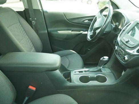 Used 2019 Chevrolet Equinox LT FWD image 10