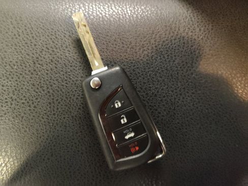 Used 2021 Toyota Camry SE image 32