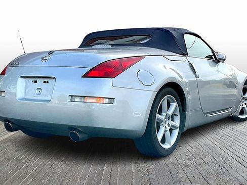 Used 2004 Nissan 350Z Touring image 9