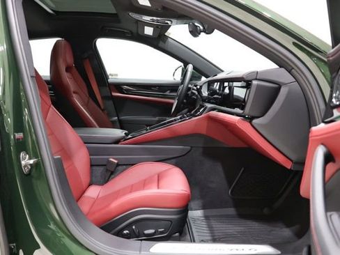 Used 2025 Porsche Panamera 4 image 37