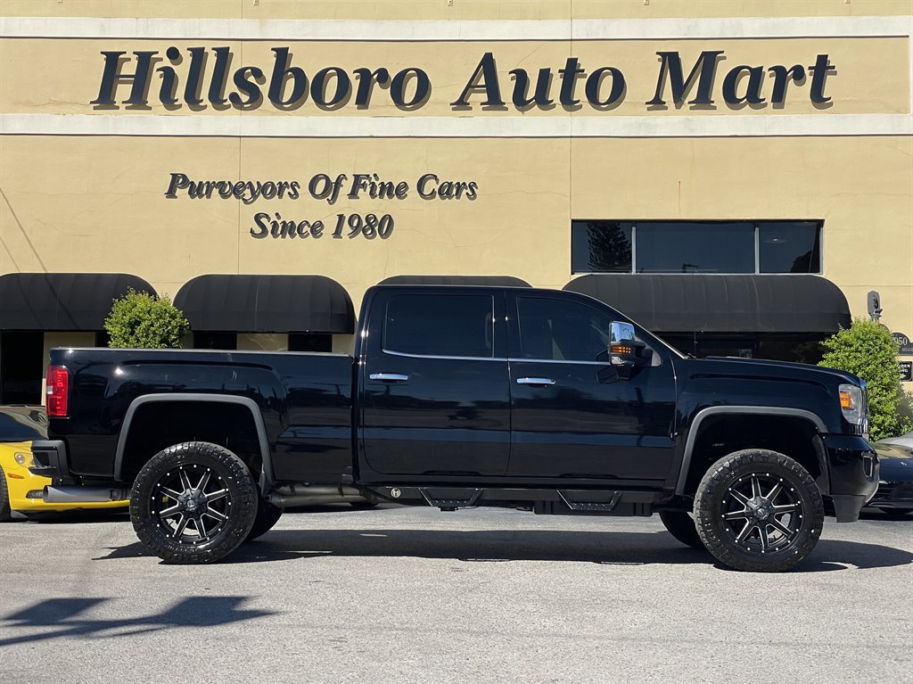 Used 2016 GMC Sierra 2500 Denali w/ Duramax Plus Package AWD/4WD image 4