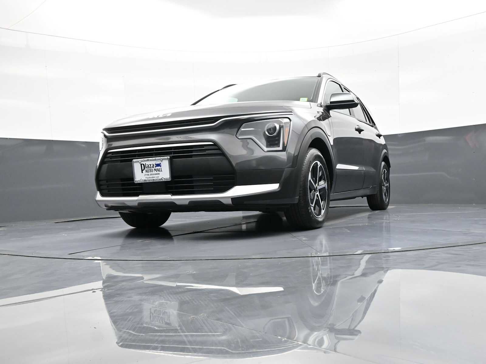 Certified 2025 Kia Niro EX w/ EX Cold Weather Package FWD image 24