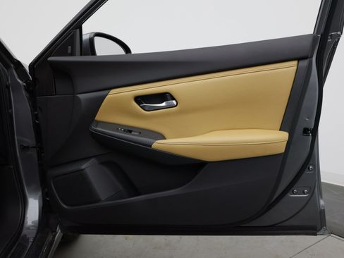 Used 2021 Nissan Sentra SV w/ SV Premium Package FWD image 35