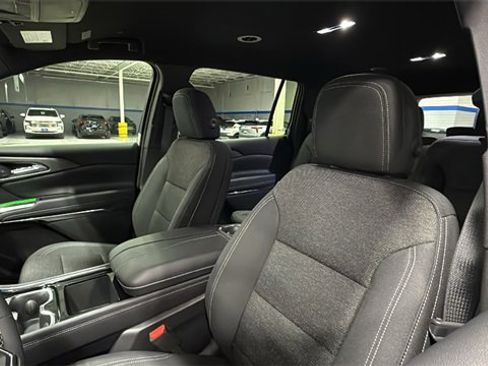 New 2026 Chevrolet Traverse LT image 13
