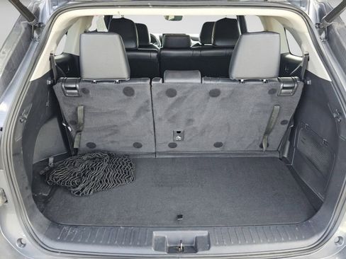 Used 2023 Toyota Highlander XLE AWD/4WD image 26