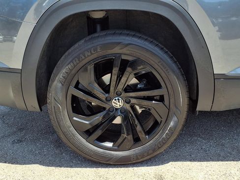 Certified 2023 Volkswagen Atlas SE w/ Panoramic Sunroof Package FWD image 5
