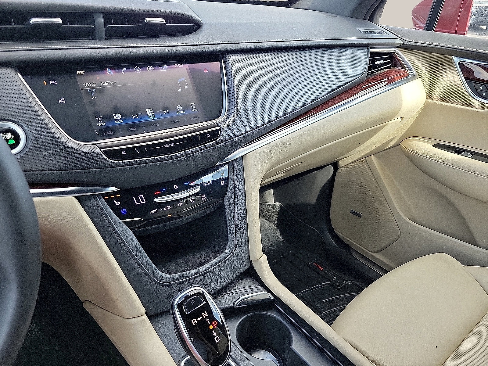 Used 2017 Cadillac XT5 Premium Luxury w/ Driver Assist Package FWD image 20