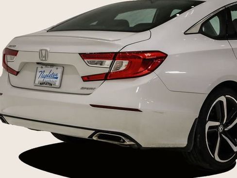 Used 2018 Honda Accord Sport image 7