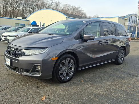 Certified 2025 Honda Odyssey Touring image 3