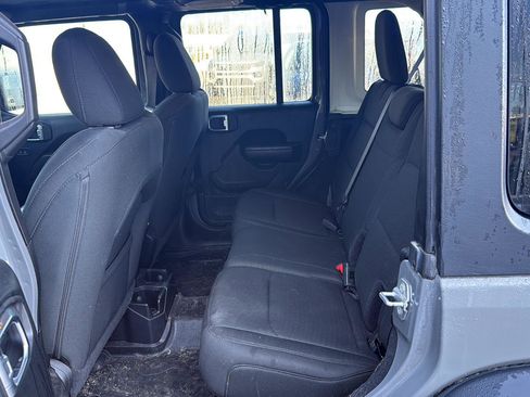 Used 2019 Jeep Wrangler Unlimited Sport S image 7