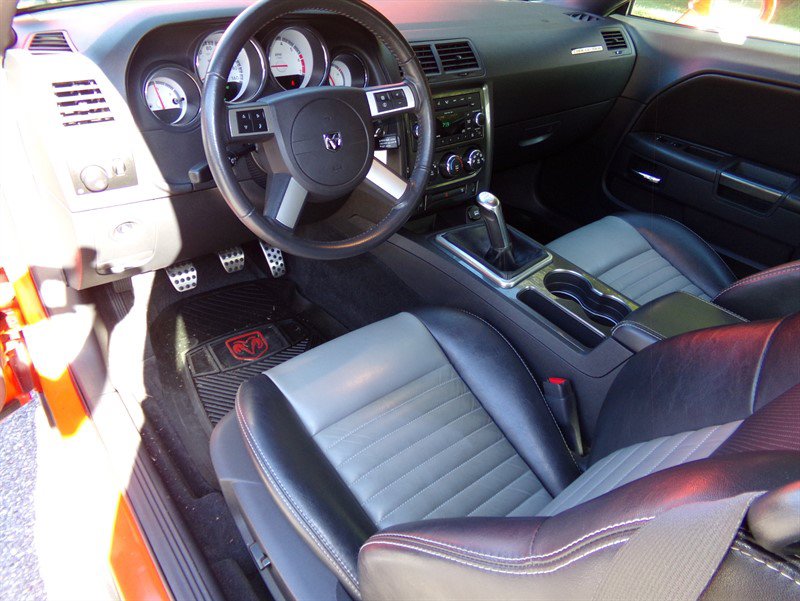 Used 2009 Dodge Challenger R/T RWD image 24