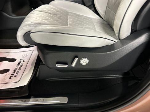 Used 2025 Lincoln Navigator L Black Label image 13