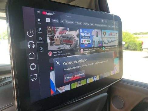 Used 2026 GMC Yukon XL Denali Ultimate w/ LPO, Get Active Package AWD/4WD image 17