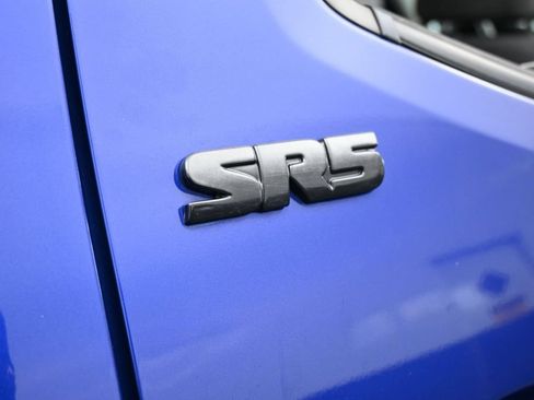Used 2022 Toyota Tacoma SR5 RWD image 33