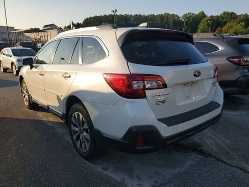Used 2018 Subaru Outback 3.6R Touring AWD/4WD image 8
