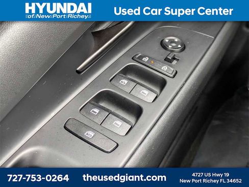 Used 2025 Hyundai Elantra Sport image 23