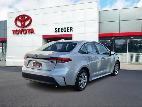 Used 2024 Toyota Corolla LE FWD image 3
