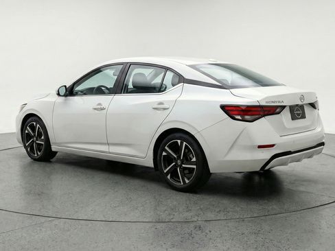 Used 2025 Nissan Sentra SV image 6