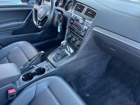 Used 2019 Volkswagen Golf Alltrack S image 16