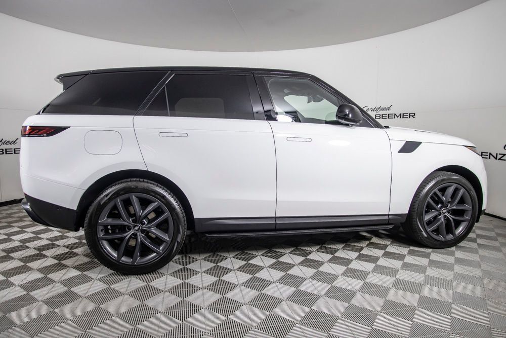 Used 2024 Land Rover Range Rover Sport SE AWD/4WD image 10
