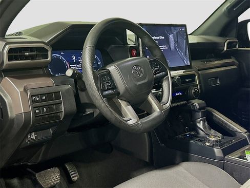 Used 2024 Toyota Tacoma TRD Off-Road image 7