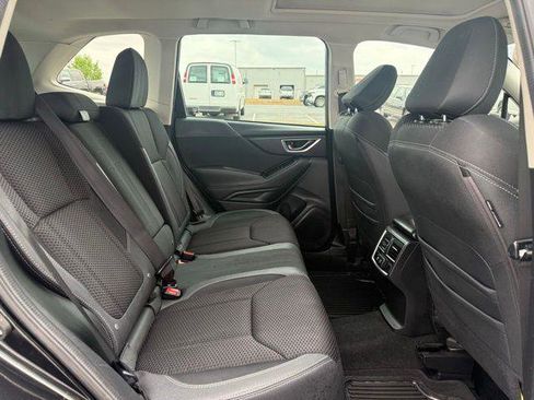 Used 2023 Subaru Forester Premium image 4