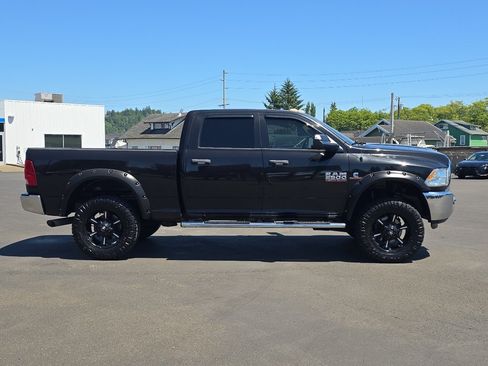 Used 2016 RAM 2500 Tradesman w/ Chrome Appearance Group AWD/4WD image 7