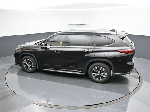 Used 2022 Toyota Highlander XLE image 49