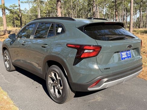 New 2026 Chevrolet Trax LT w/ Driver Confidence Package image 3