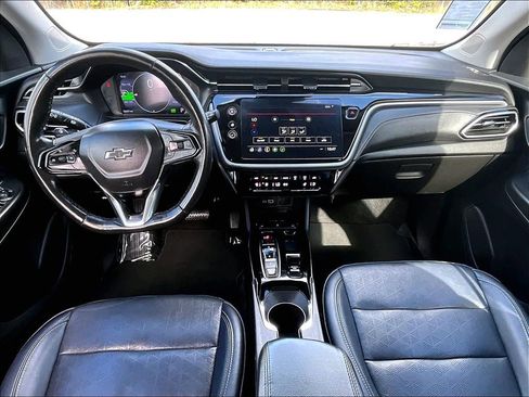 Certified 2022 Chevrolet Bolt EUV LT w/ Convenience Package image 13