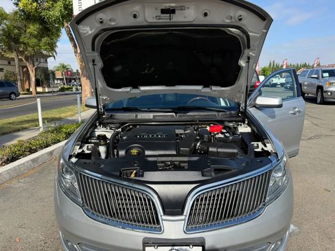 Used 2013 Lincoln MKS FWD image 31