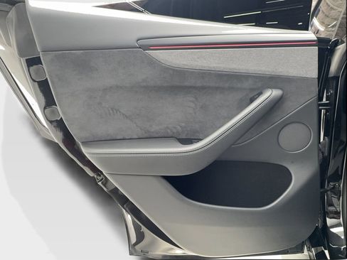 Used 2026 Tesla Model Y AWD image 27