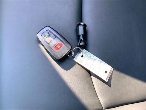 Used 2024 Toyota RAV4 XLE Premium image 14