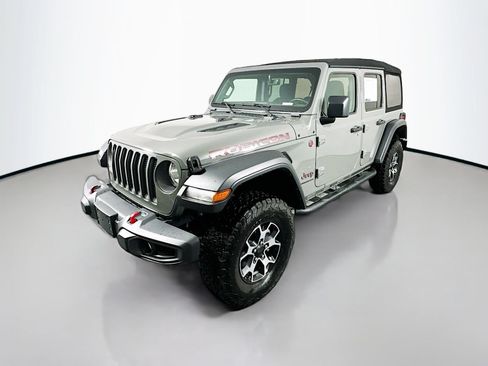 Used 2023 Jeep Wrangler Unlimited Rubicon w/ Cold Weather Group AWD/4WD image 3