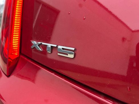 Used 2013 Cadillac XTS Premium image 19