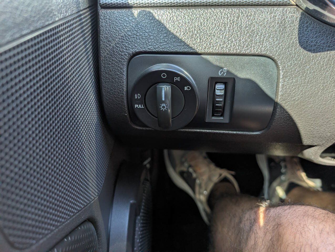 Used 2007 Ford Mustang Convertible RWD image 18