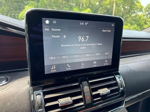 Used 2018 Lincoln Navigator Reserve AWD/4WD image 20