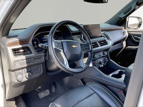 Used 2024 Chevrolet Suburban Premier AWD/4WD image 12