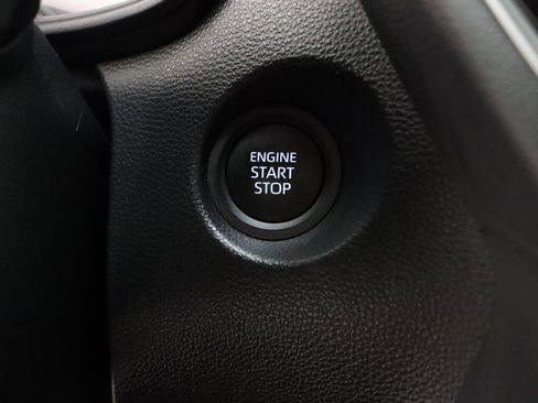 Used 2025 Toyota Corolla Cross LE image 17