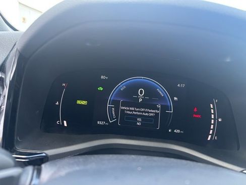 Used 2025 Toyota Camry SE image 3