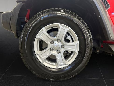 Used 2022 Jeep Wrangler Sport AWD/4WD image 9