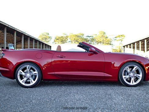 Used 2021 Chevrolet Camaro SS image 9