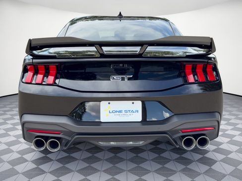 Used 2025 Ford Mustang GT RWD image 11