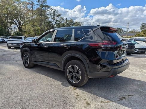 Used 2025 Nissan Rogue SV image 6