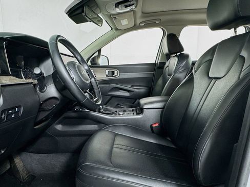 Used 2022 Kia Sorento EX w/ Panoramic Sunroof Package FWD image 10