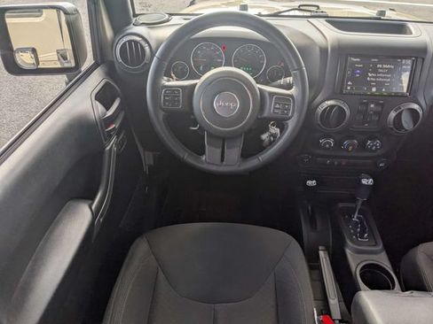 Used 2018 Jeep Wrangler Unlimited Sport S AWD/4WD image 15