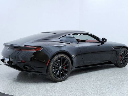 Used 2018 Aston Martin DB11 Coupe image 5