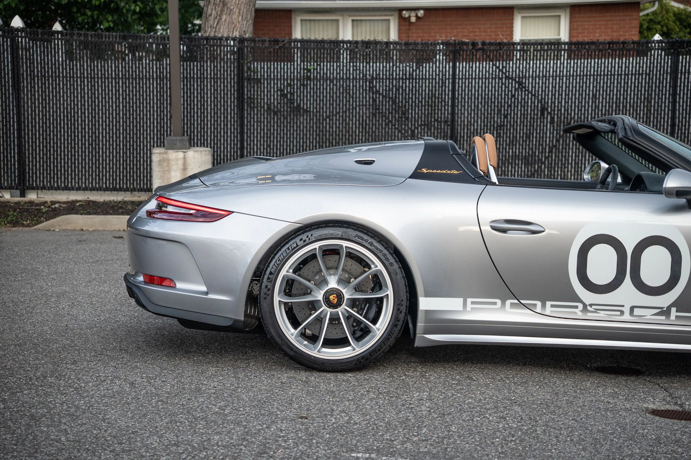 Used 2019 Porsche 911 Speedster RWD image 23
