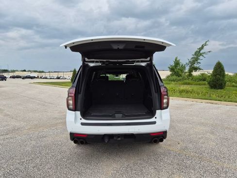 Used 2021 Chevrolet Suburban High Country w/ Premium Package AWD/4WD image 10